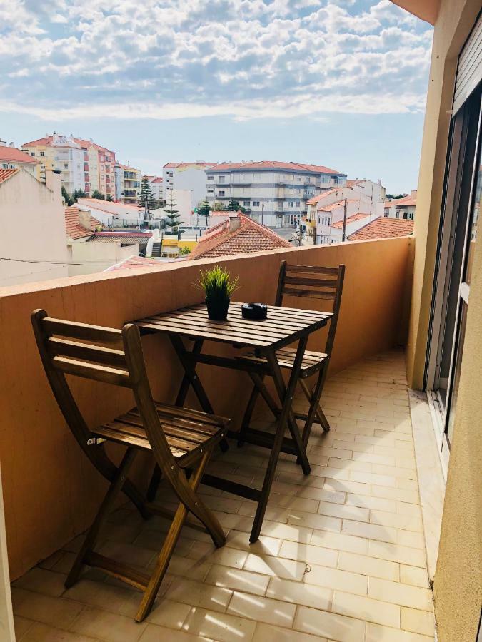 Gamboa Surf Apartment Peniche Bagian luar foto