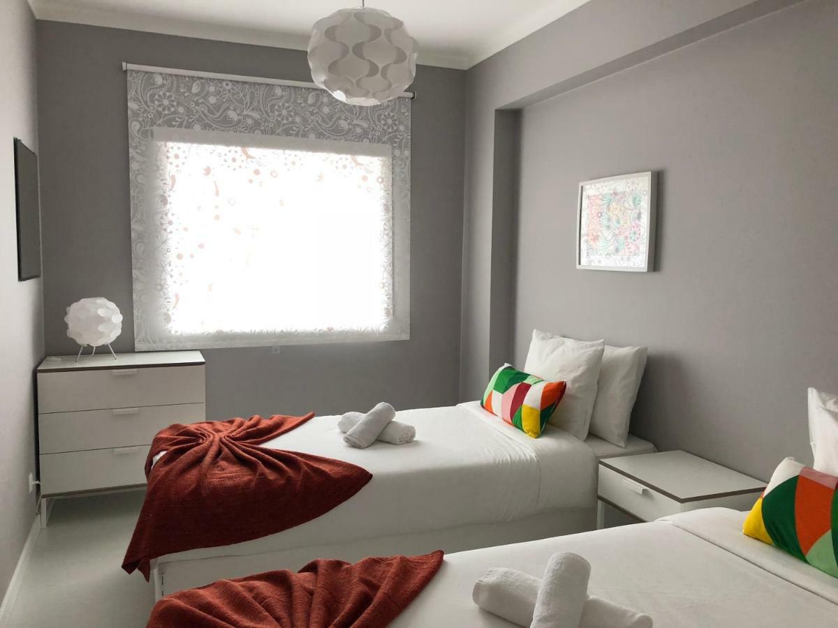Gamboa Surf Apartment Peniche Bagian luar foto