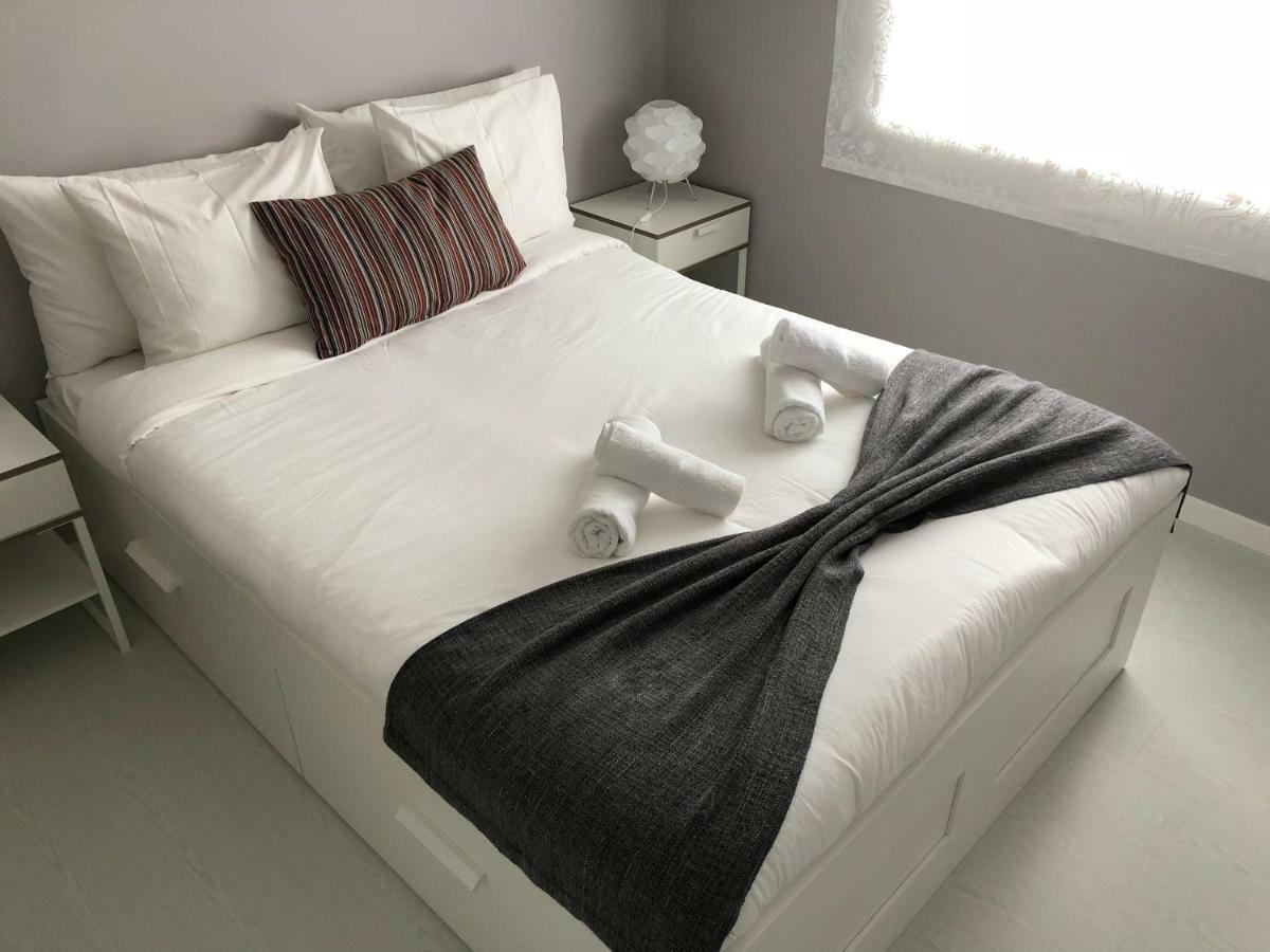 Gamboa Surf Apartment Peniche Bagian luar foto