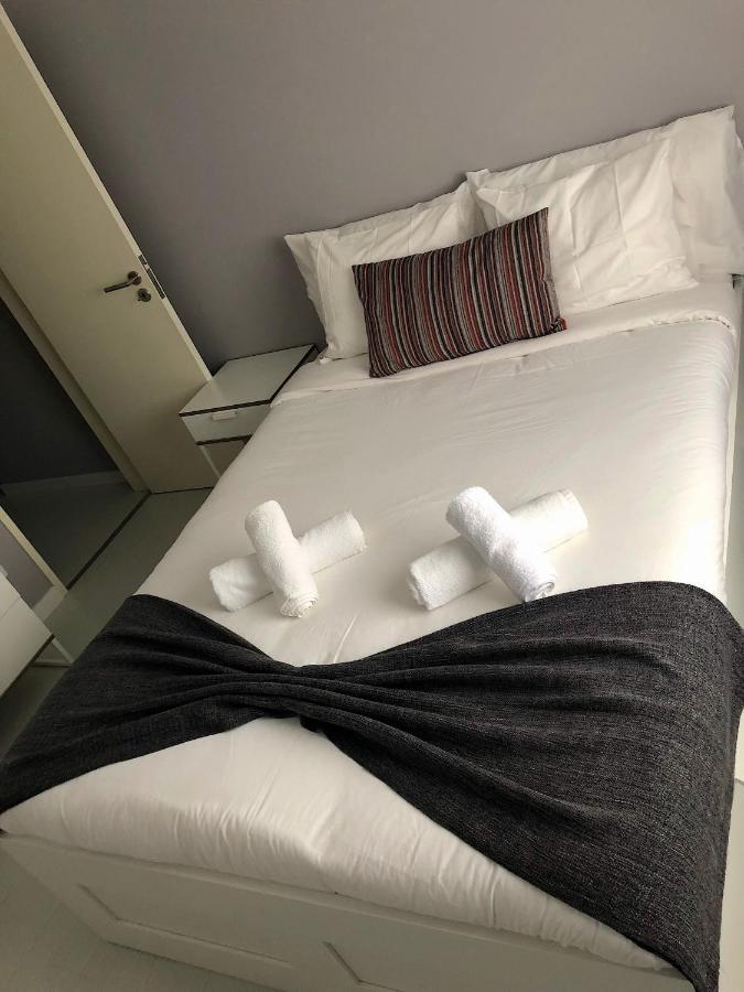 Gamboa Surf Apartment Peniche Bagian luar foto